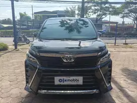 DP Rendah  16JT Toyota Voxy 2.0 Bensin-AT 2019 Hitam