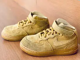 Nike Force 1 LV8