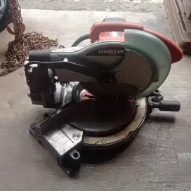 Mesin Potong Aluminium MAKTEC MT230 10 inch Second mulus