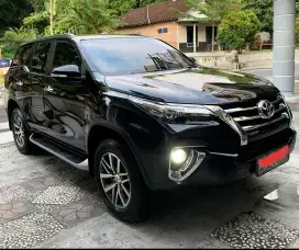 Toyota Fortuner vrz 2.4 solar A/T 2017