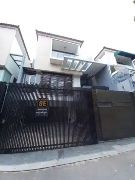 Rumah Kantor Kebayoran Baru No.8 (Disewakan)