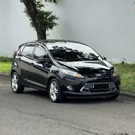 ford fiesta 2012 warna hitam matic