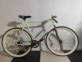 Sepeda fixi siap pakai rem udh terpedo