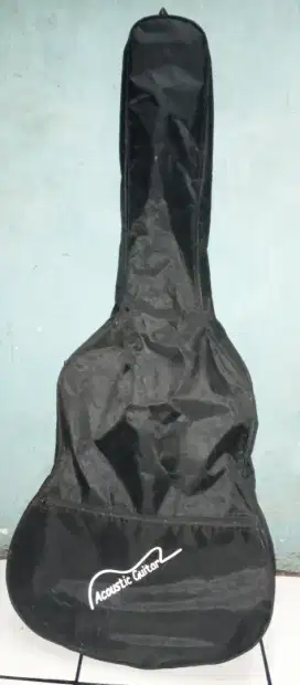 Gitar bekas gatau merk apa