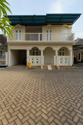RUMAH MEWAH 2 LANTAI BANYUWANGI KOTA