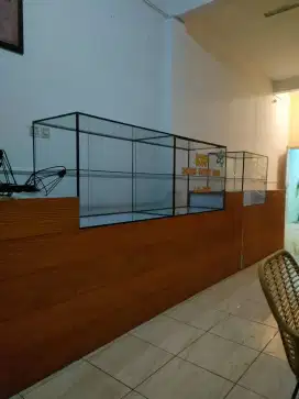 Counter lemari kaca