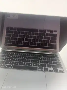 Macbook pro 2020 (i7)