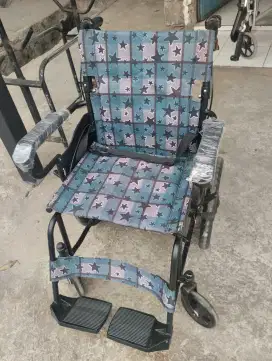 Kursi roda avico