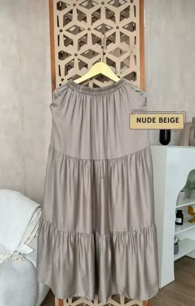 Rok nude Beige kosongkan lemari