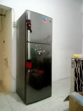 Kulkas sharp 2 pintu plasma cluster