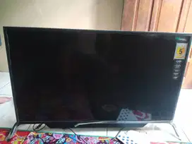 Politron TV LED 43 inch pemakaian 2 tahun