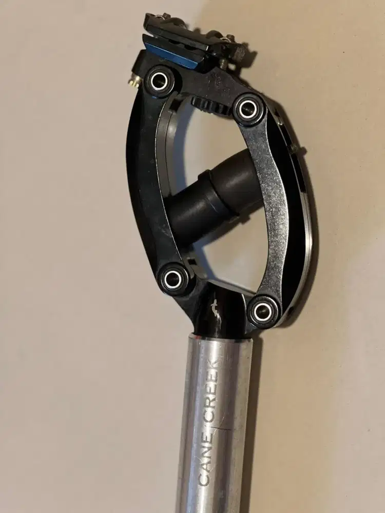 Seatpost Cane Creeks peredam karet