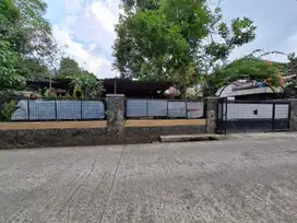 Rumah Tua 1 Lantai di Mampang Prapatan, Hanya 12 Menit ke Tol Tebet