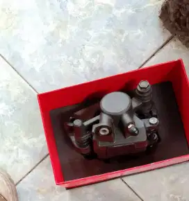 Kaliper Belakang Xmax