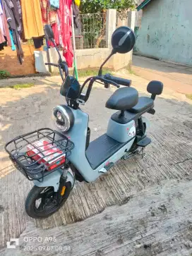 Jual sepeda lsitrik merk solos