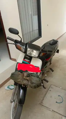 Honda astrea grand