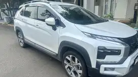 Xpander Cross 2023