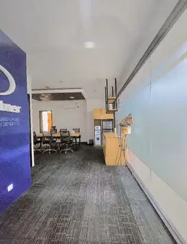 Disewakan kantor BAGUS Siap pakai ditengah kota Surabaya PRAXIS