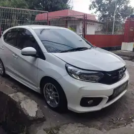 Di jual mobil brio RS cvt nik 2020 pemakaian 2021