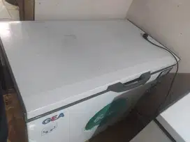 FREEZER BOX GEA-AB336 300L DIJUAL BEKAS DAERAH TEBET