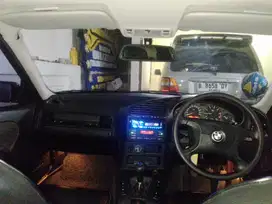 BMW 318i 1998 Bensin