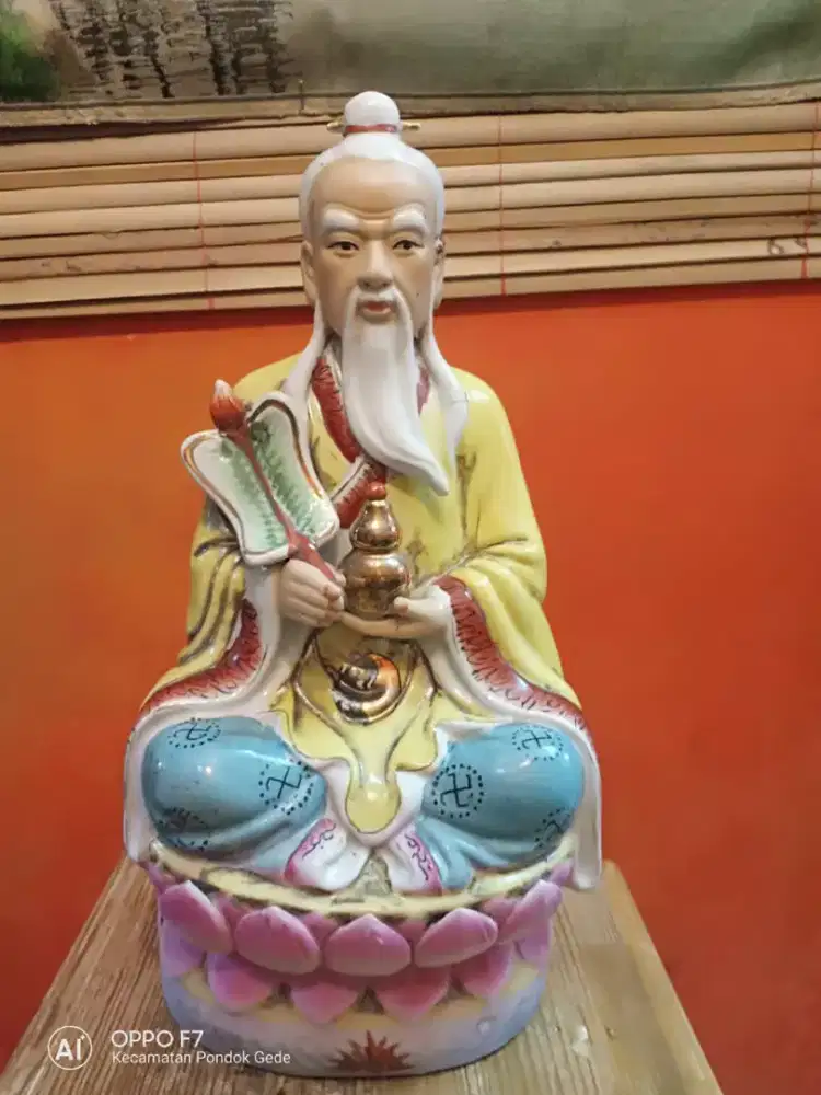 Patung Keramik Maha Dewa Tai Shang Lao Jun
