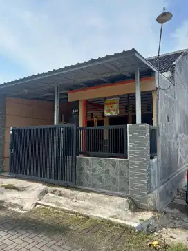 Dikontrakkan rumah 3 Kamar Tidur