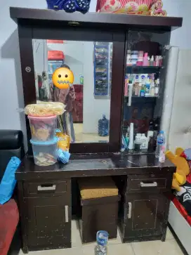 Jual lemari kecantikan