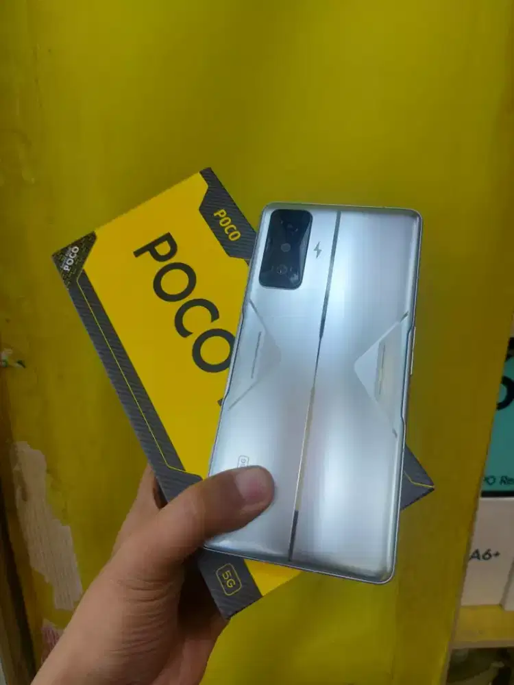 Xiaomi POCO F4 GT.
Warna Silver
Ram 12/256GB

Mulus fullset original