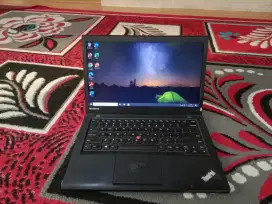 Thinkpad T440s. Core i5 Gen 4. Ram 8GB. SSD 256GB. Bergaransi