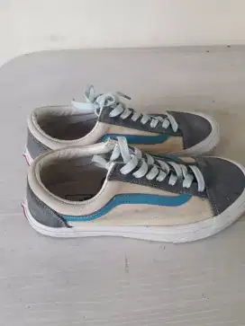 Dijual sepatu bekas vans