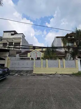 Dijual Rumah tinggal bangunan lama di Tomang