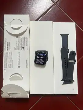 Dijual Apple Watch SE 2 Black 44MM Resmi Ibox Lengkap