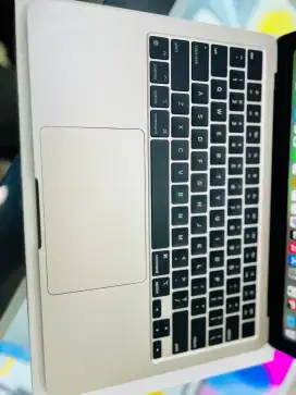 Macbook AIR M3 Starlight 16/256GB ID/A iBox GRS sd juni 26 CC16 BH 98%