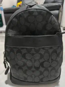 tas slempang pria coach