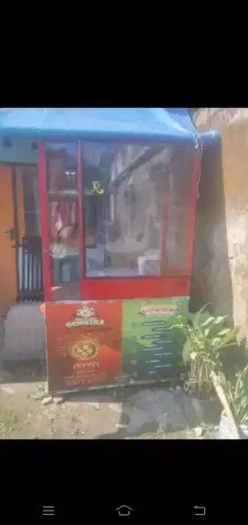 Etalase besi buat dagang