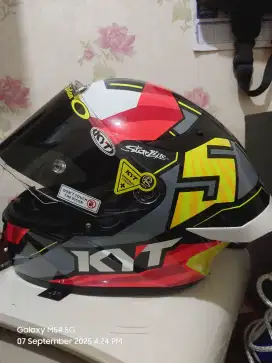 Jual cepat helm kyt tt course
