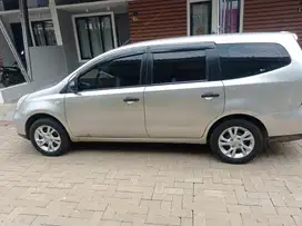 Nissan Grand livina 2012 Bensin
