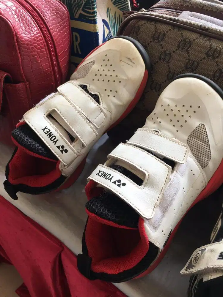 Sepatu kets anak size 31