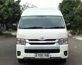 HIACE COMMUTER MT 2024