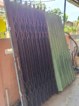 Folding gate bekas kondisi istimewa