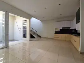 Dijual Rumah Minimalis TKI Taman Kopo Indah 1