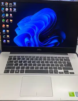 Dell inspiron 5850 
Intel core i5 gen 8 
Ram 8gb. 
Ssd 256gb