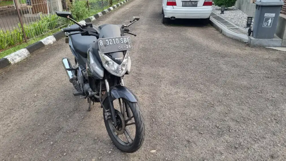 Honda CS1 Black