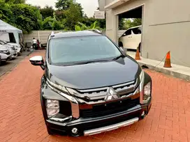 Mitsubishi Xpander 1.5 Cross 2021 AT gray metallic
