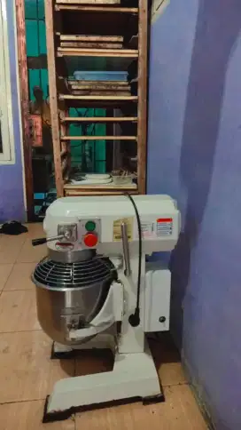 mixer adonan roti merk getra B 10L