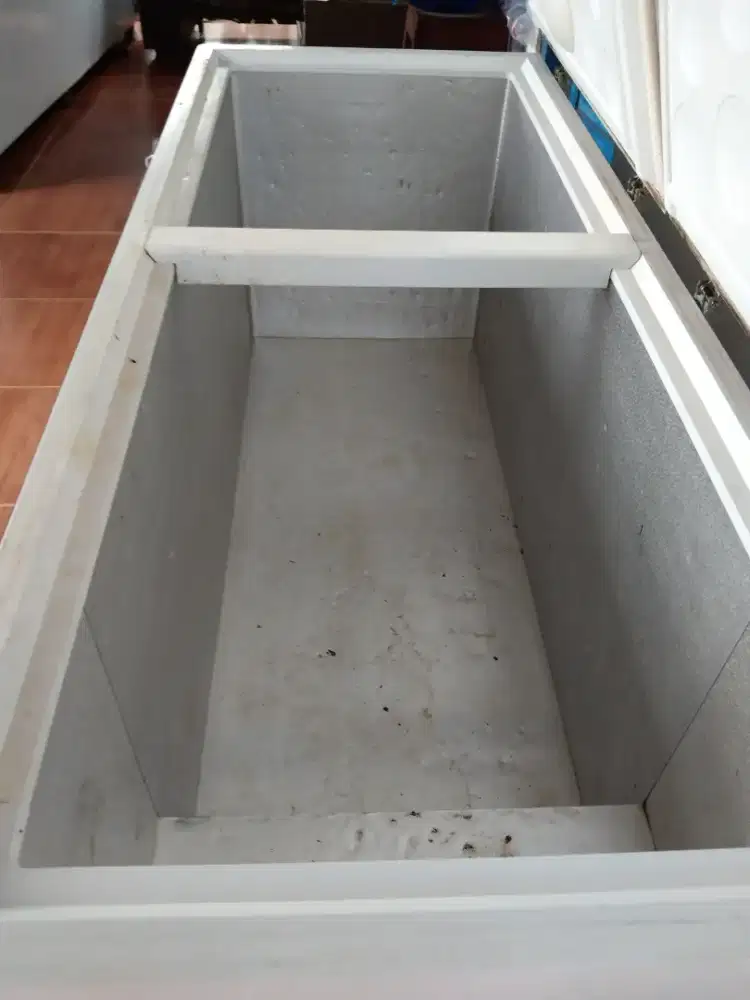 Freezer Box dua pintu