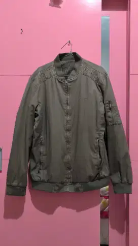 Jaket Windproof merk Lokal
