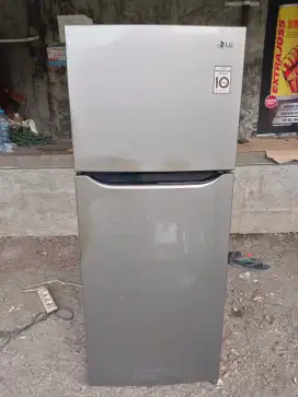 Kulkas LG 2 pintu inverter hemat listrik