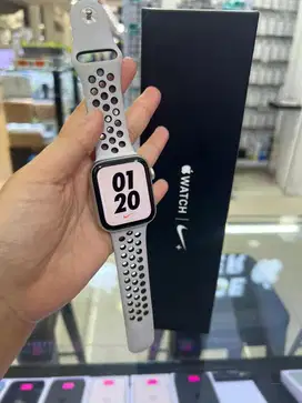 SECOND I WATCH SERIES 4 44MM NIKE SERIES INTER MULUS PEMAKAIAN
